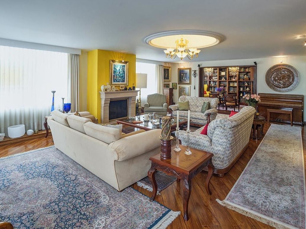 Apartamento de 4 alcobas en venta en Santa Barbara Occidental, Bogotá, 411 m² · foto 2 de 19