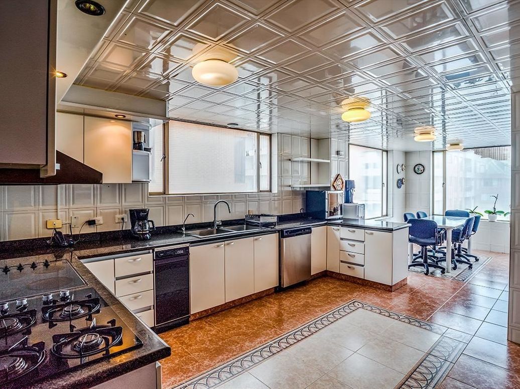 Apartamento de 4 alcobas en venta en Santa Barbara Occidental, Bogotá, 411 m² · foto 5 de 19