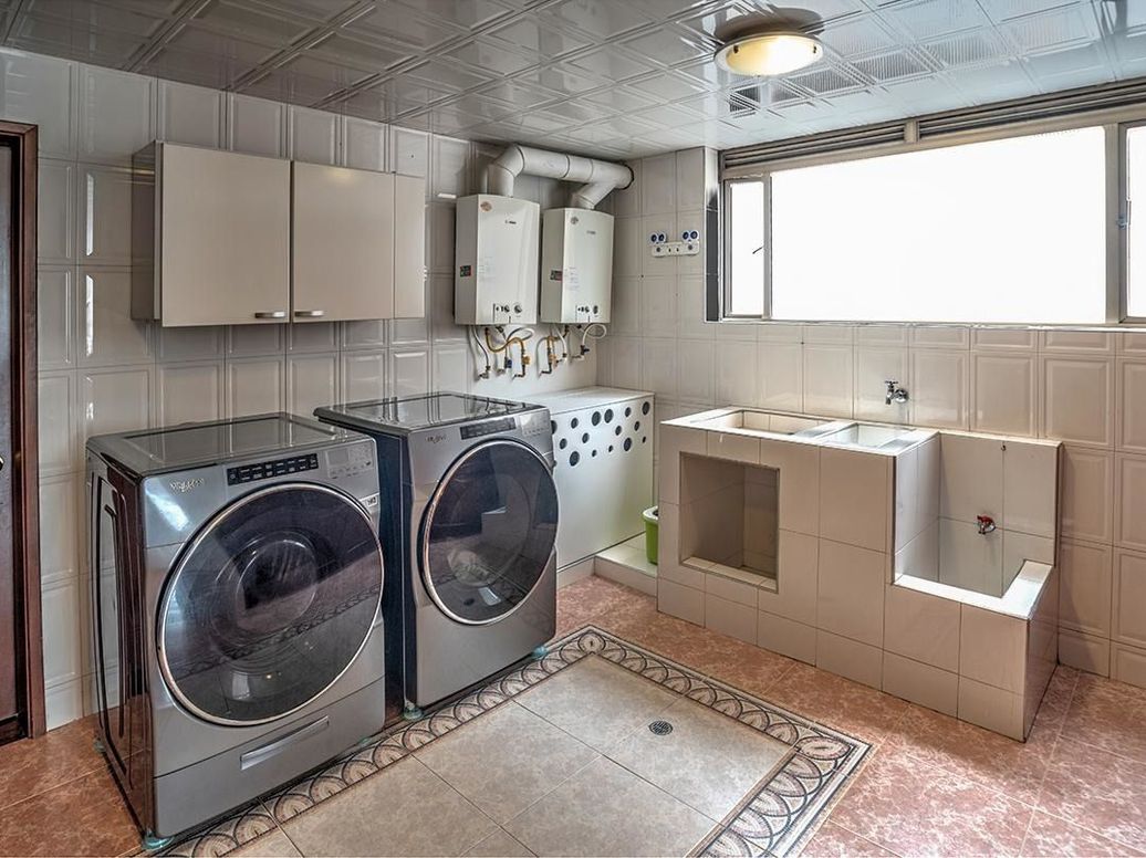 Apartamento de 4 alcobas en venta en Santa Barbara Occidental, Bogotá, 411 m² · foto 7 de 19