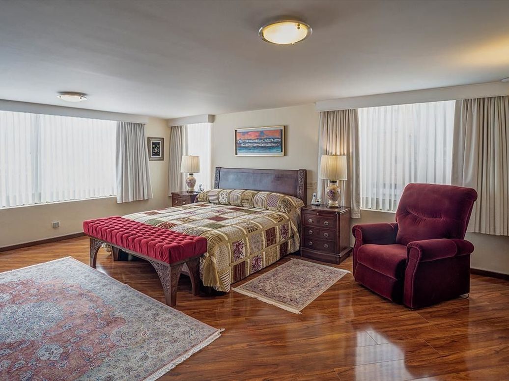 Apartamento de 4 alcobas en venta en Santa Barbara Occidental, Bogotá, 411 m² · foto 10 de 19