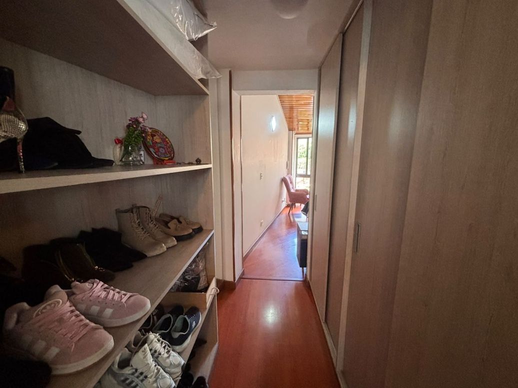Apartamento de 4 alcobas en venta en El Contador, Bogotá, 206 m² · foto 11 de 19