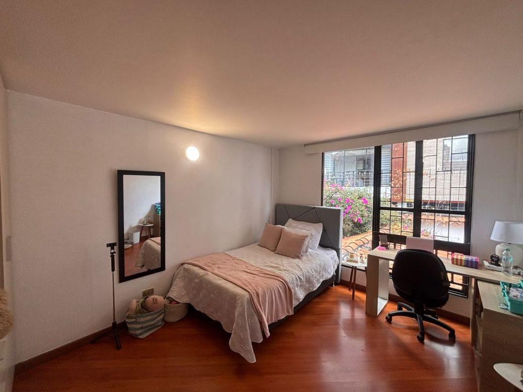 Apartamento de 4 alcobas en venta en El Contador, Bogotá, 206 m² · foto 8 de 19