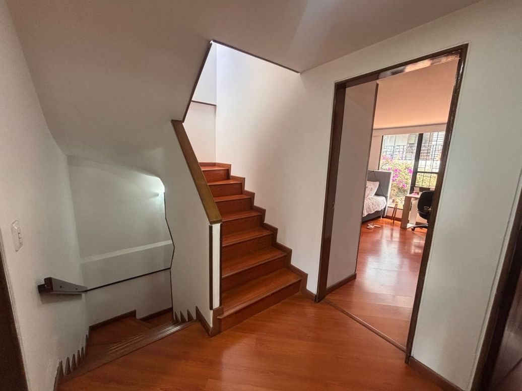 Apartamento de 4 alcobas en venta en El Contador, Bogotá, 206 m² · foto 6 de 19