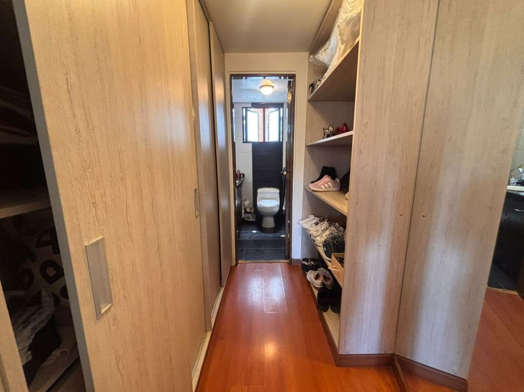 Apartamento de 4 alcobas en venta en El Contador, Bogotá, 206 m² · foto 5 de 19