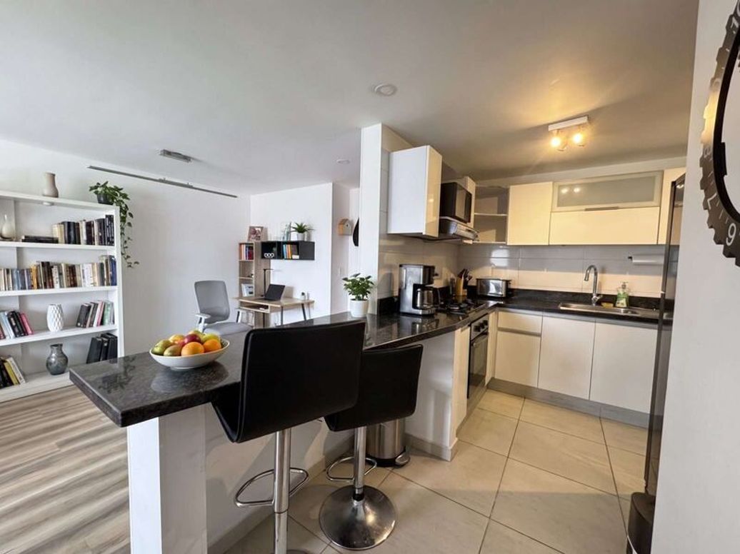 Apartamento de 2 alcobas en venta en Cedritos, Bogotá, 75 m² · foto 5 de 16