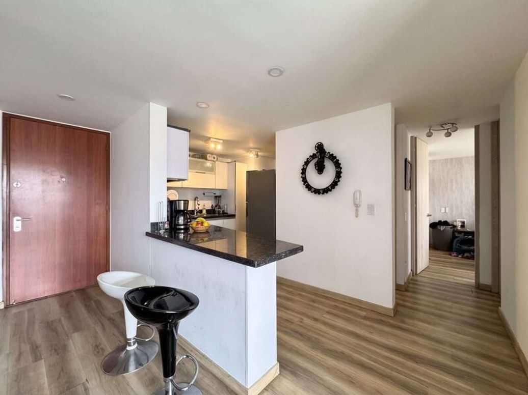 Apartamento de 2 alcobas en venta en Cedritos, Bogotá, 75 m² · foto 2 de 16