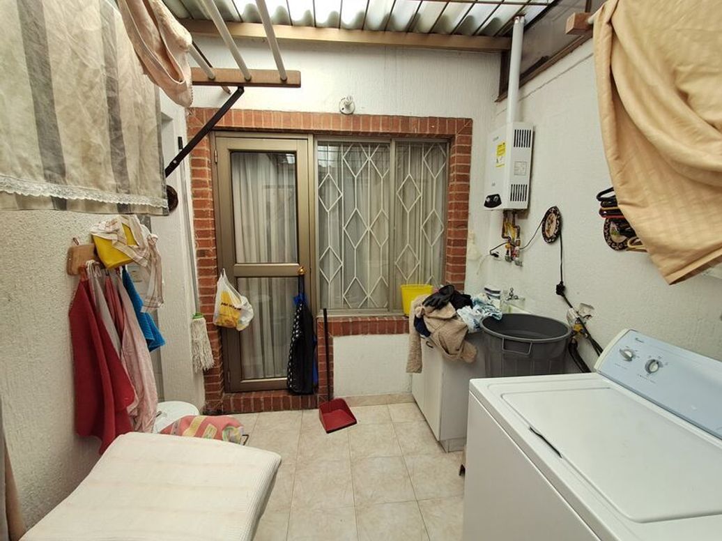 Apartamento de 3 alcobas en venta en Cedro Bolívar, Bogotá, 94 m² · foto 3 de 11
