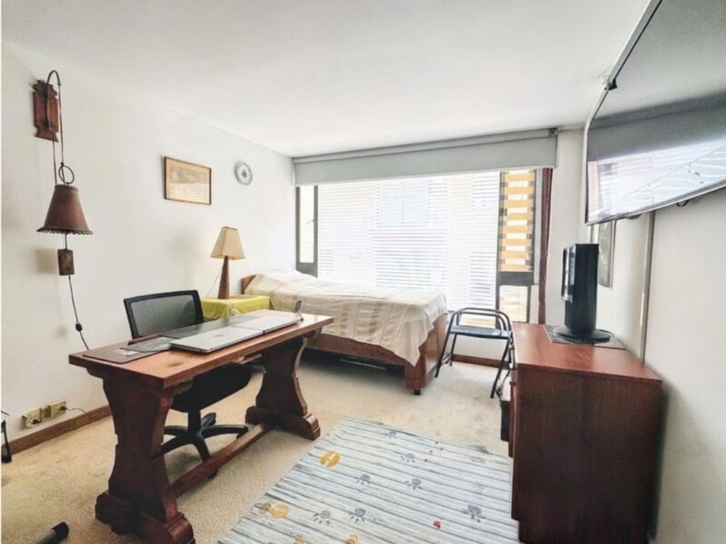 Apartamento de 3 alcobas en venta en Santa Barbara Occidental, Bogotá, 191 m² · foto 9 de 19