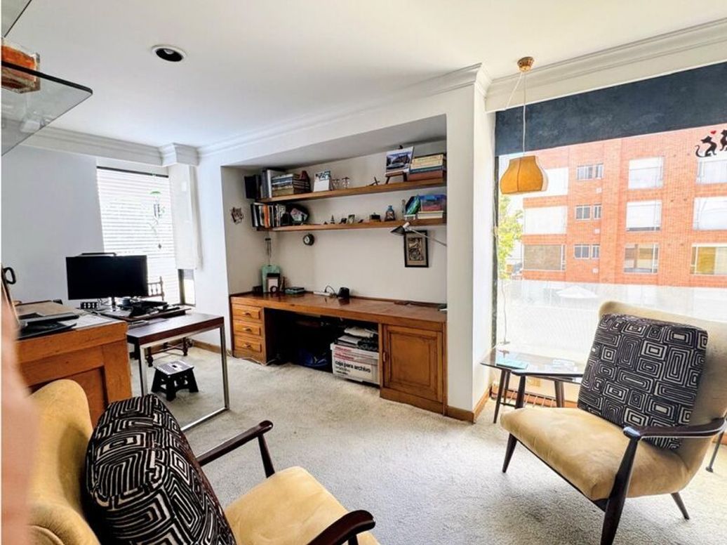 Apartamento de 3 alcobas en venta en Santa Barbara Occidental, Bogotá, 191 m² · foto 5 de 19