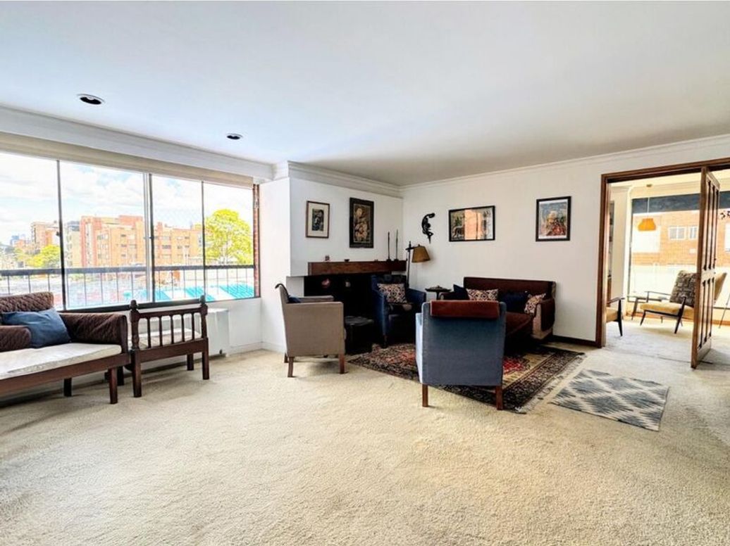 Apartamento de 3 alcobas en venta en Santa Barbara Occidental, Bogotá, 191 m² · foto 6 de 19