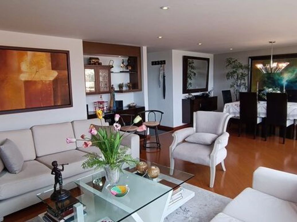 Apartamento de 3 alcobas en venta en San Bernardo, Bogotá, 138 m² · foto 3 de 19