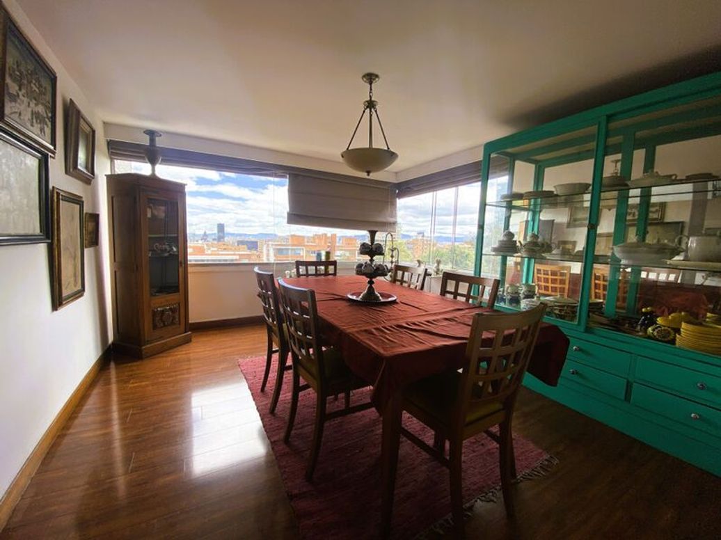 Apartamento de 3 alcobas en venta en El Refugio, Bogotá, 177 m² · foto 9 de 20