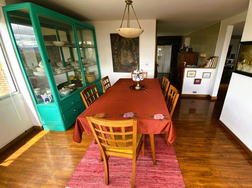 Apartamento de 3 alcobas en venta en El Refugio, Bogotá, 177 m² · foto 10 de 20
