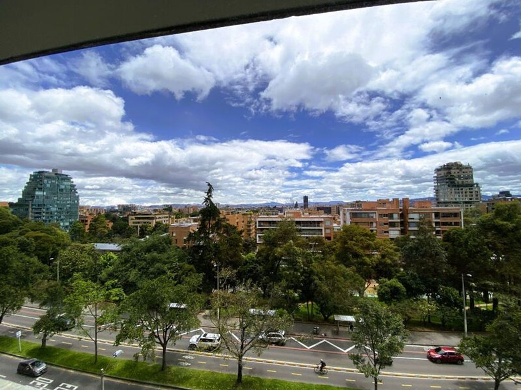 Apartamento de 3 alcobas en venta en El Refugio, Bogotá, 177 m² · foto 5 de 20