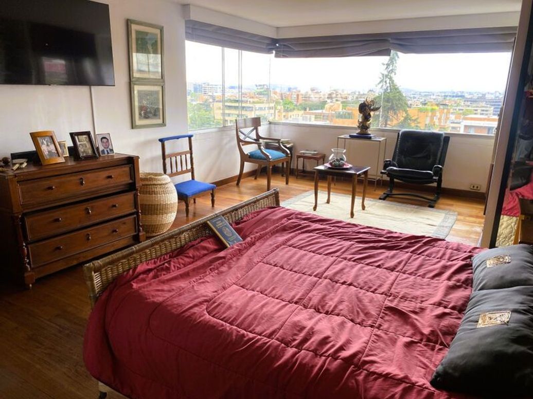 Apartamento de 3 alcobas en venta en El Refugio, Bogotá, 177 m² · foto 15 de 20