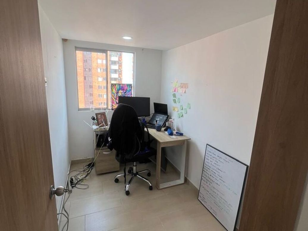 Apartamento de 3 alcobas en venta en Fontibón, Bogotá, 42 m² · foto 2 de 17