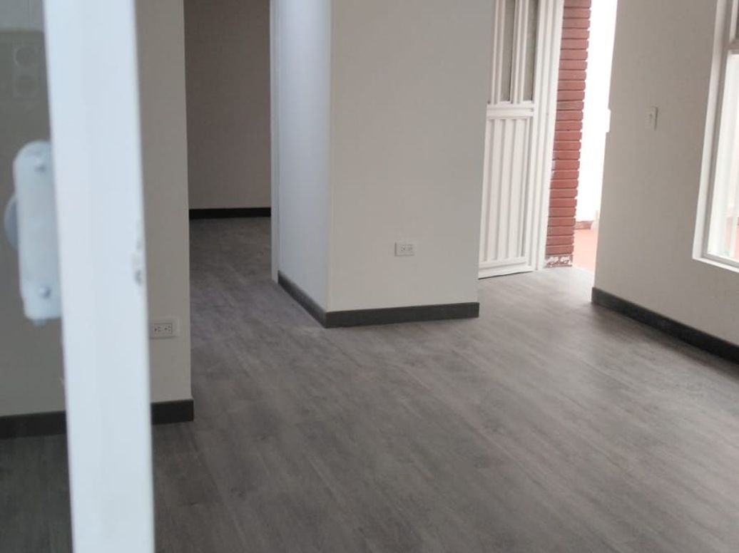 Casa de 6 alcobas en venta en Normandia Occidental, Bogotá, 321 m² · foto 4 de 17
