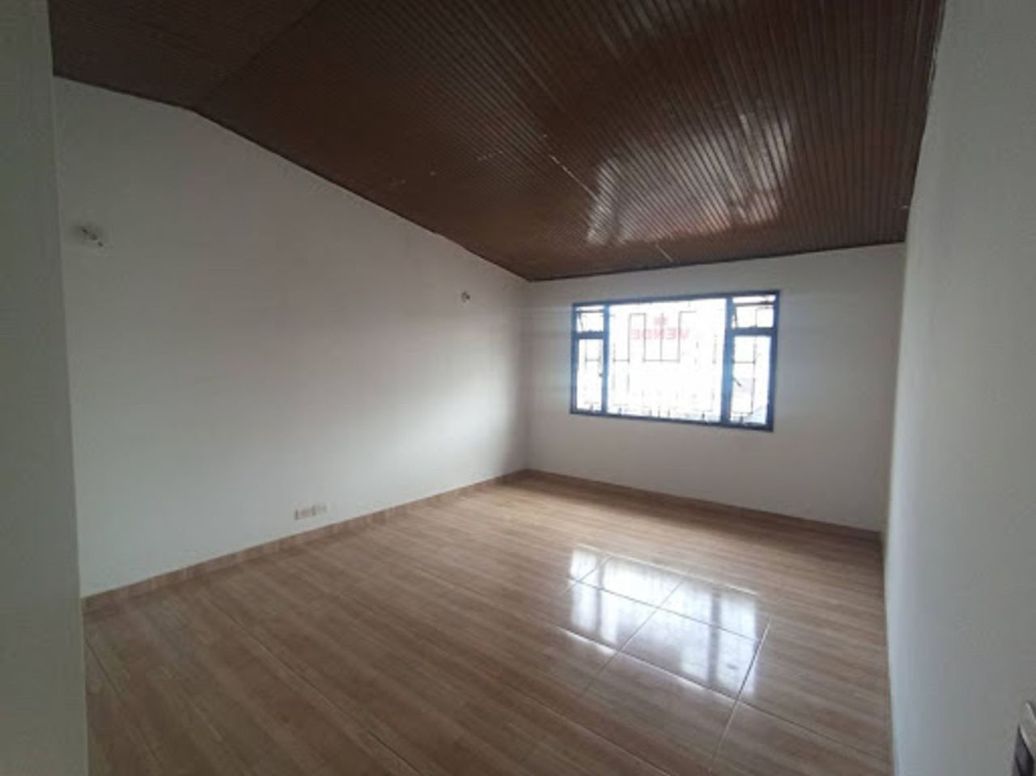 Casa de 6 alcobas en venta en Normandia Occidental, Bogotá, 321 m² · foto 7 de 17