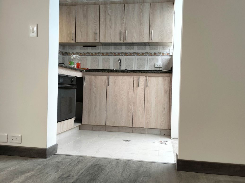 Casa de 6 alcobas en venta en Normandia Occidental, Bogotá, 321 m² · foto 11 de 17