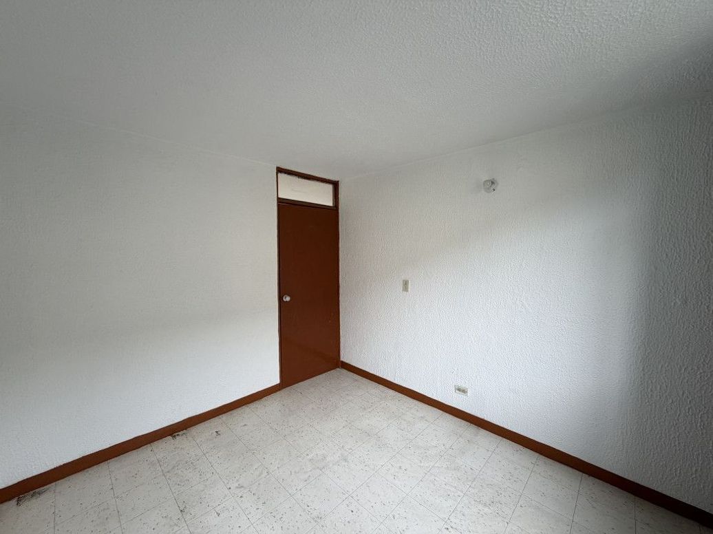 Apartamento de 3 alcobas en venta en Cerros De Oriente, Bogotá, 42 m² · foto 12 de 20