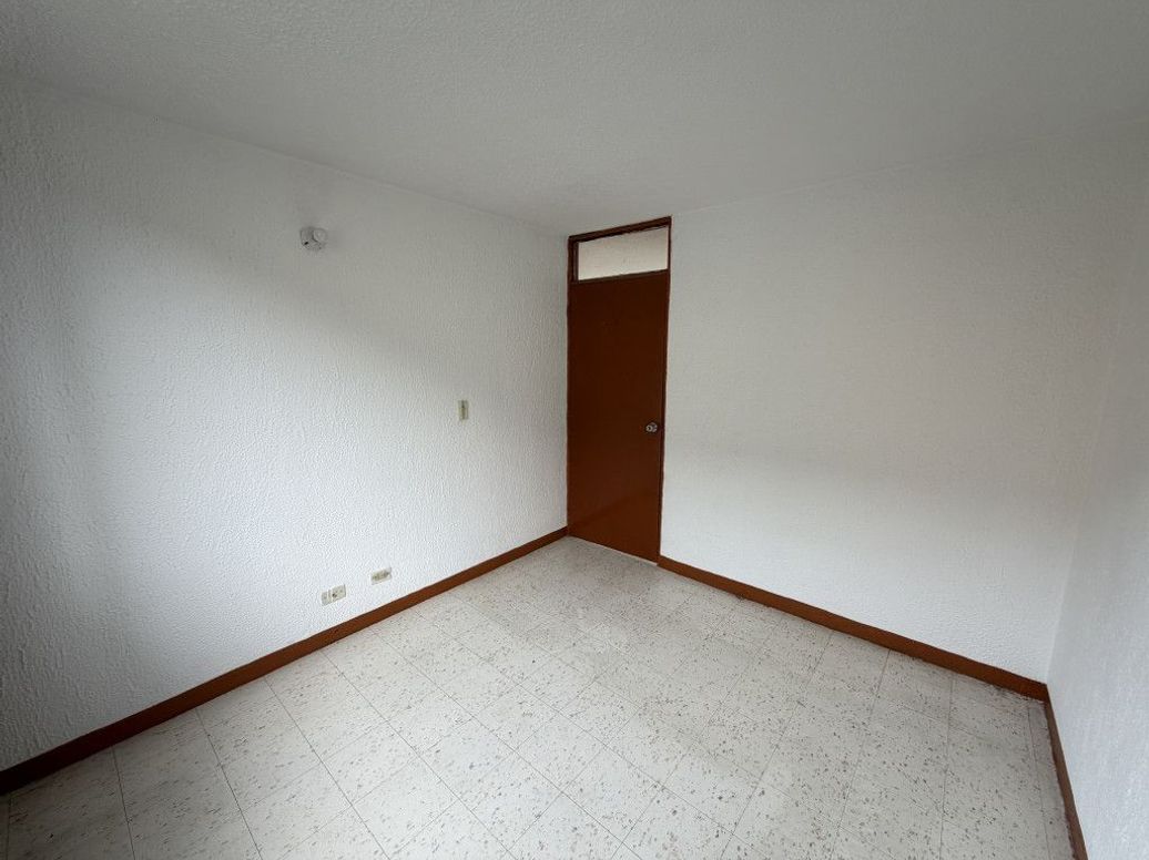 Apartamento de 3 alcobas en venta en Cerros De Oriente, Bogotá, 42 m² · foto 17 de 20