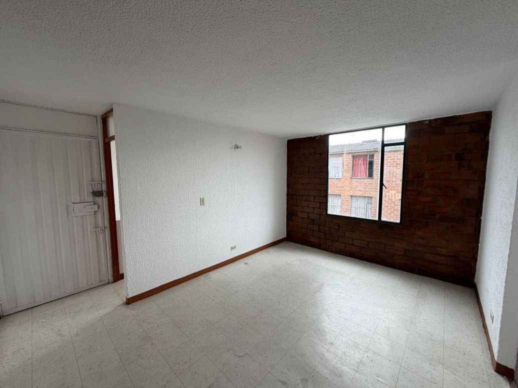 Apartamento de 3 alcobas en venta en Cerros De Oriente, Bogotá, 42 m² · foto 2 de 20