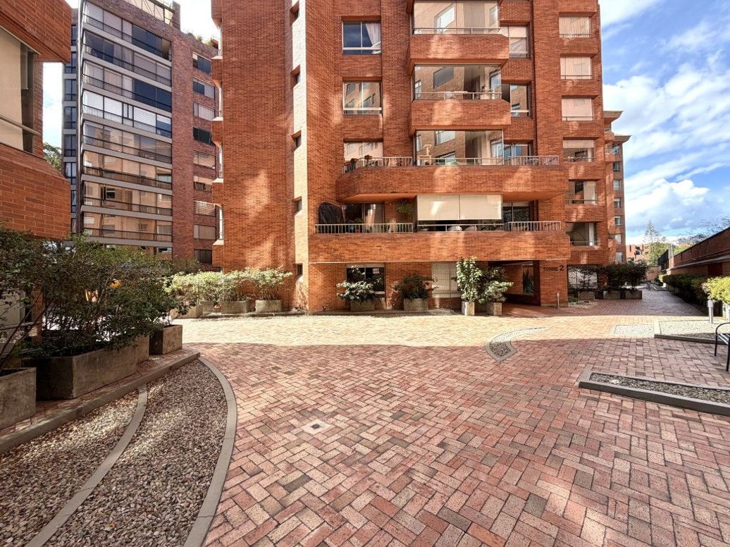 Apartamento de 2 alcobas en venta en San Patricio, Bogotá, 95 m² · foto 14 de 17