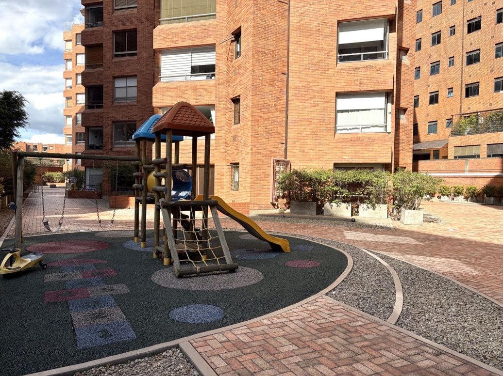 Apartamento de 2 alcobas en venta en San Patricio, Bogotá, 95 m² · foto 16 de 17