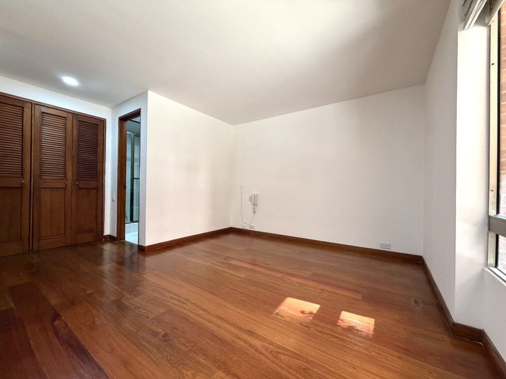 Apartamento de 2 alcobas en venta en San Patricio, Bogotá, 95 m² · foto 6 de 17