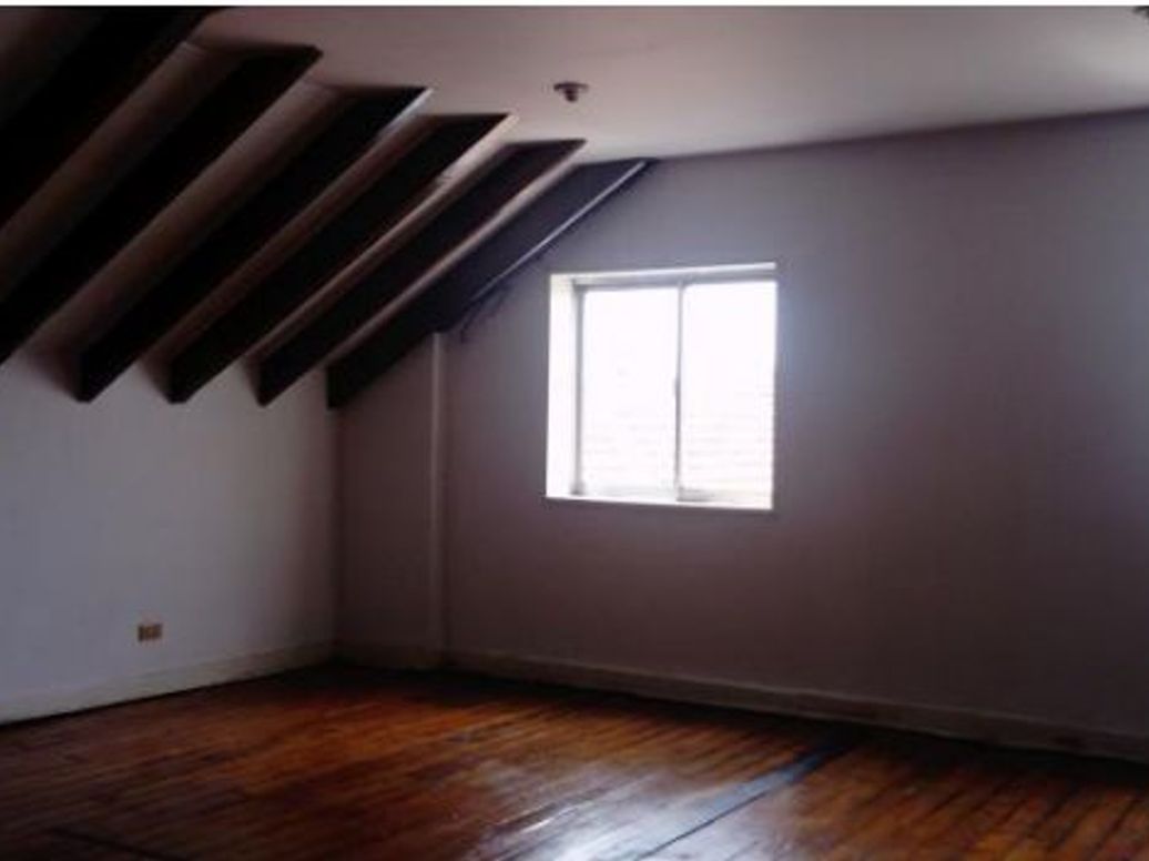 Casa de 8 alcobas en venta en Teusaquillo, Bogotá, 387 m² · foto 3 de 13