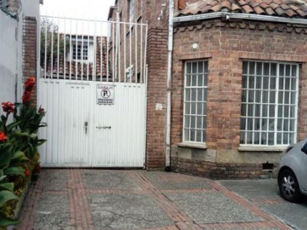 Casa de 8 alcobas en venta en Teusaquillo, Bogotá, 387 m² · foto 2 de 13