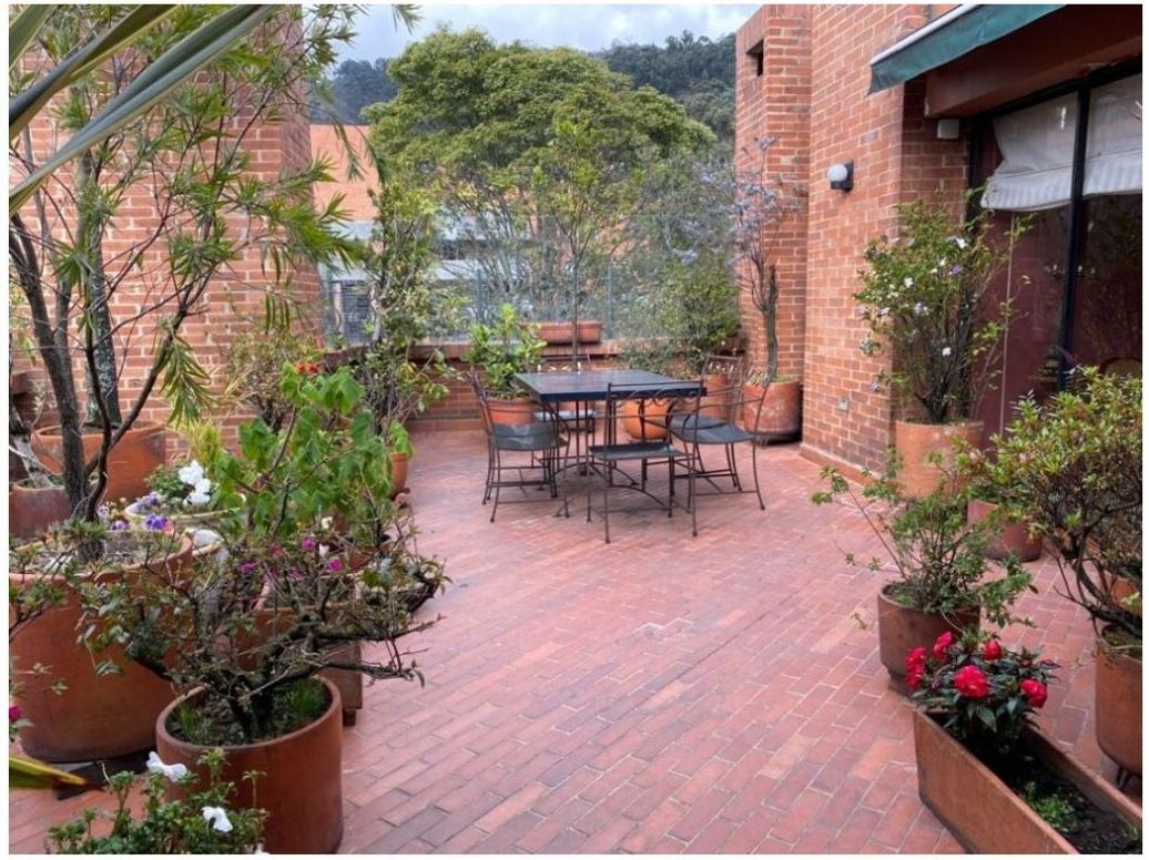 Apartamento de 4 alcobas en venta en Los Rosales, Bogotá, 274 m² · foto 3 de 20