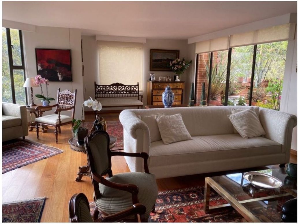 Apartamento de 4 alcobas en venta en Los Rosales, Bogotá, 274 m² · foto 4 de 20