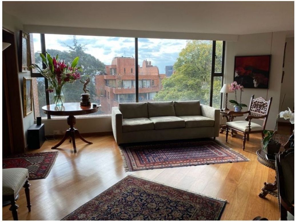 Apartamento de 4 alcobas en venta en Los Rosales, Bogotá, 274 m² · foto 2 de 20