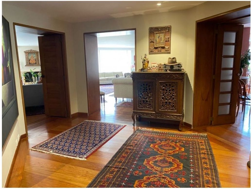 Apartamento de 4 alcobas en venta en Los Rosales, Bogotá, 274 m² · foto 10 de 20