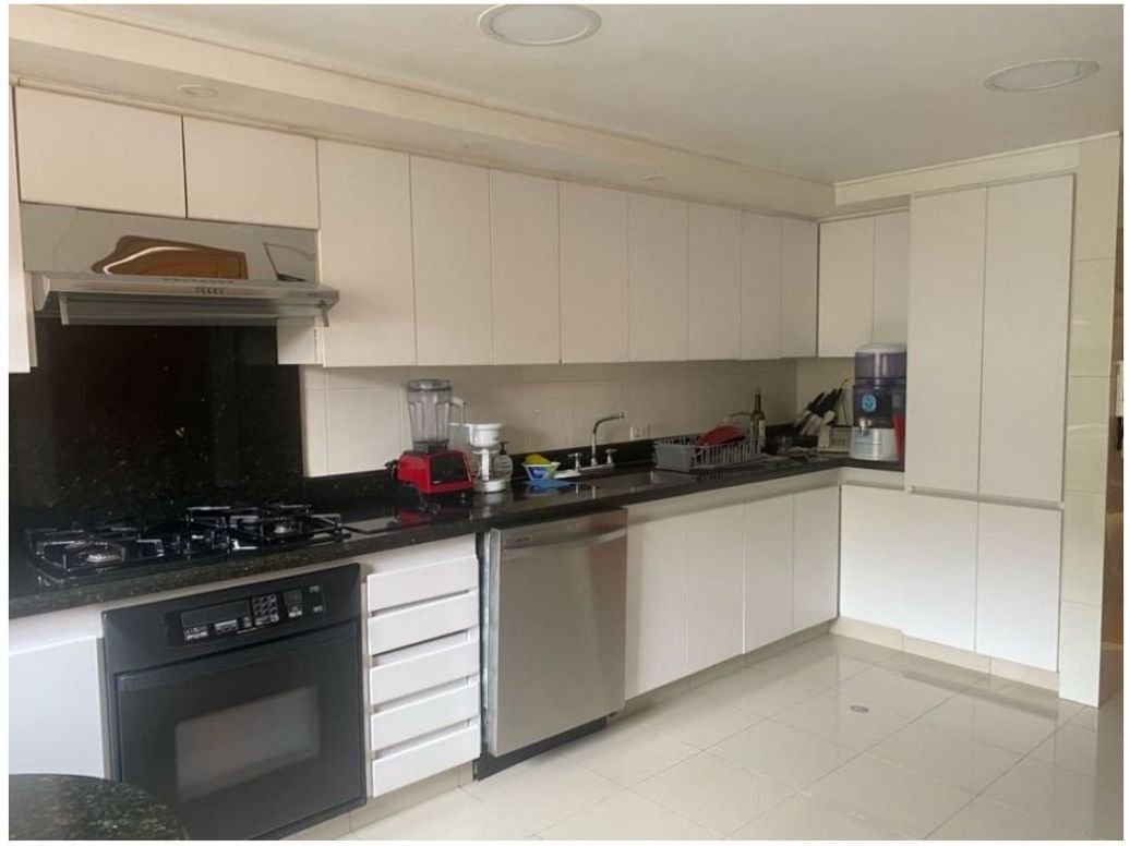 Apartamento de 4 alcobas en venta en Los Rosales, Bogotá, 274 m² · foto 15 de 20