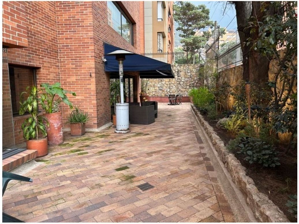 Apartamento de 4 alcobas en venta en Los Rosales, Bogotá, 264 m² · foto 4 de 20