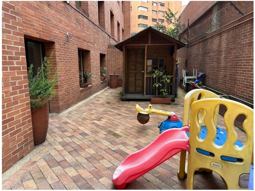 Apartamento de 4 alcobas en venta en Los Rosales, Bogotá, 264 m² · foto 5 de 20