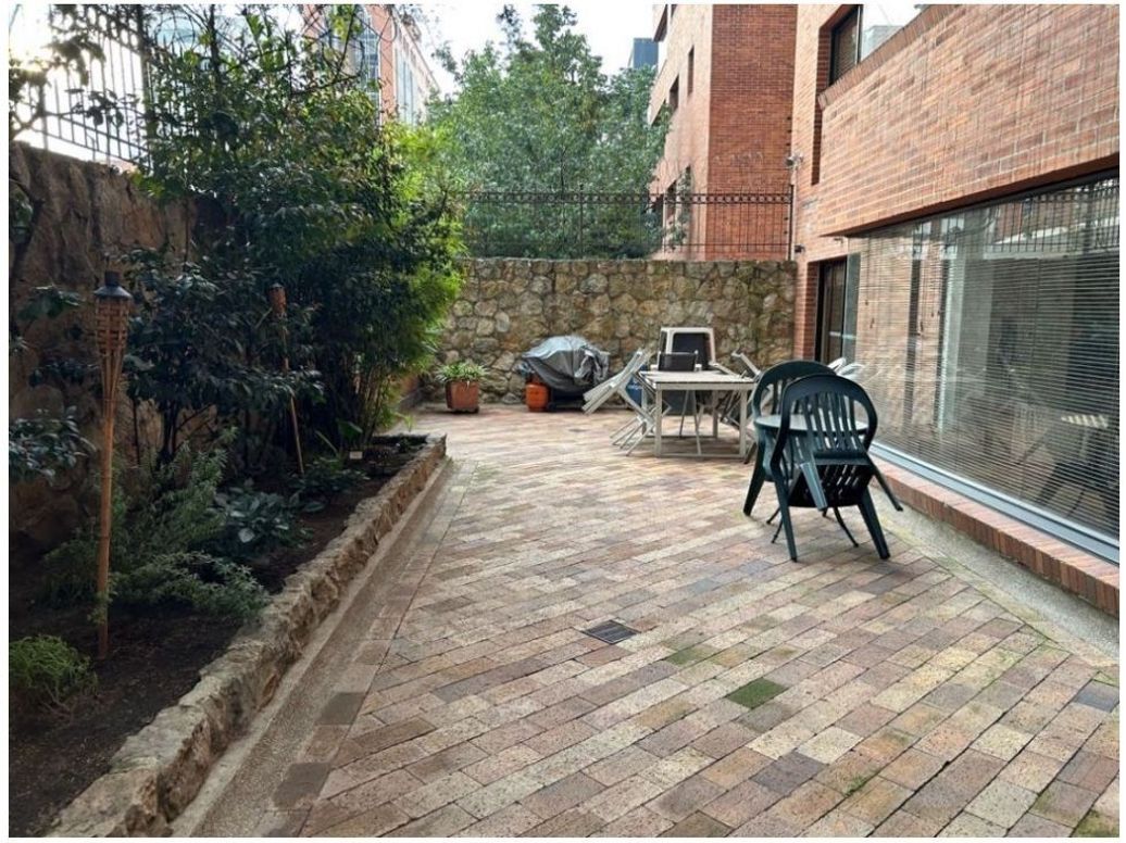 Apartamento de 4 alcobas en venta en Los Rosales, Bogotá, 264 m² · foto 3 de 20