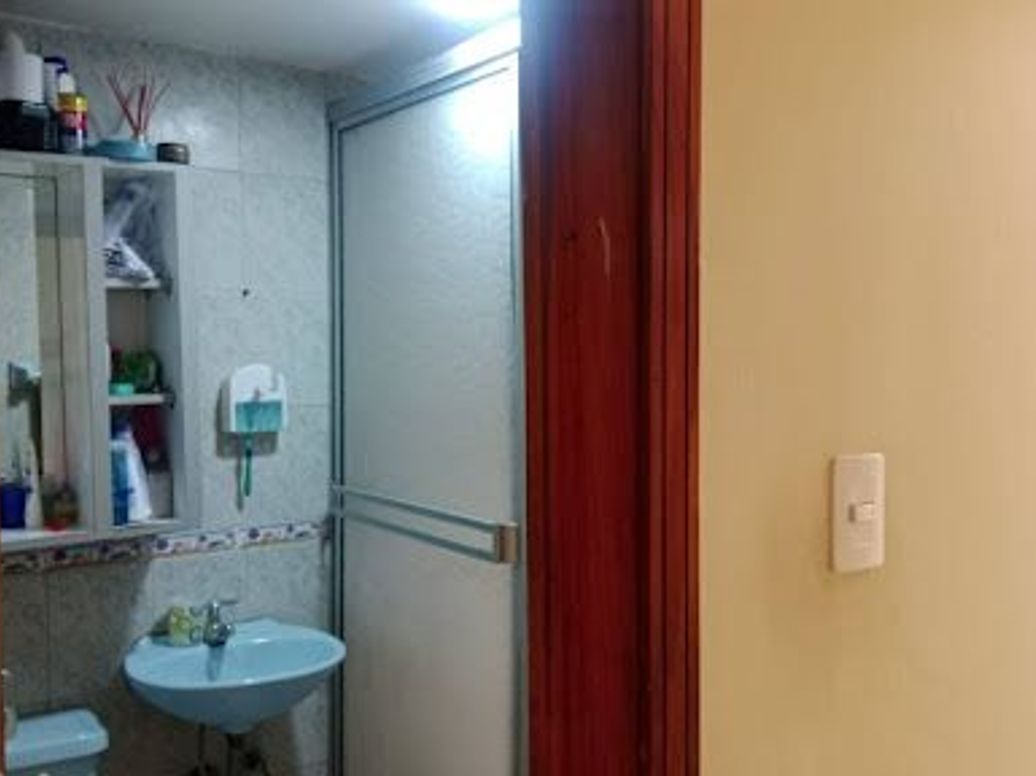 Casa de 8 alcobas en venta en El Refugio Sector Santa Librada, Bogotá, 256 m² · foto 16 de 18