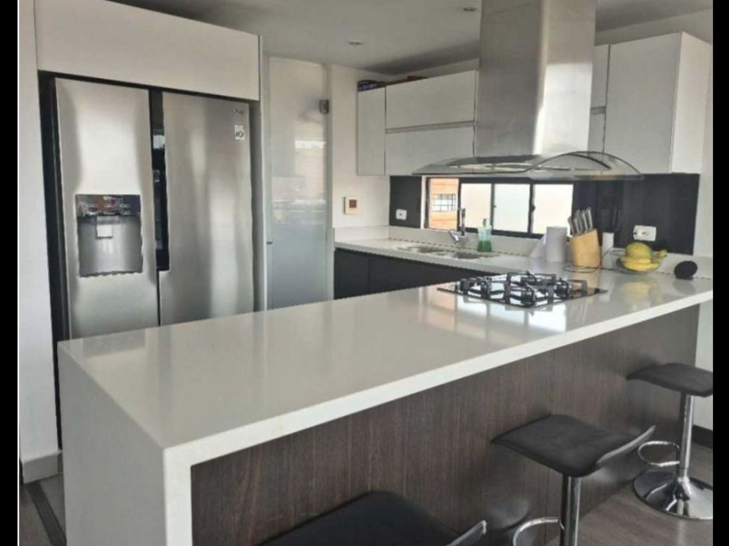 Apartamento de 3 alcobas en venta en San Patricio, Bogotá, 135 m² · foto 6 de 14