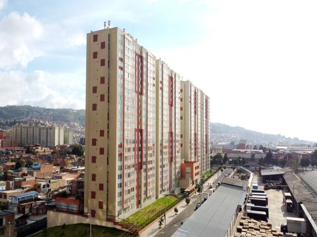 Apartamento de 3 alcobas en venta en Rafael Escamilla, Bogotá, 55 m² · foto 2 de 19