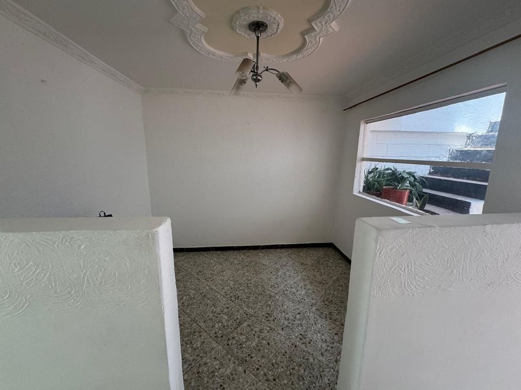 Casa en venta en Bellavista Occidental, Bogotá · foto 10 de 16