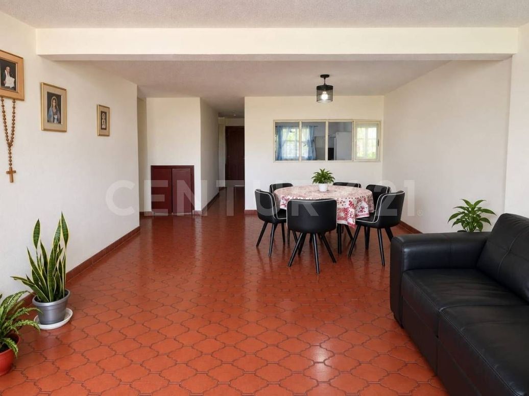 Casa de 7 alcobas en venta en Catalina, Bogotá, 216 m² · foto 4 de 17