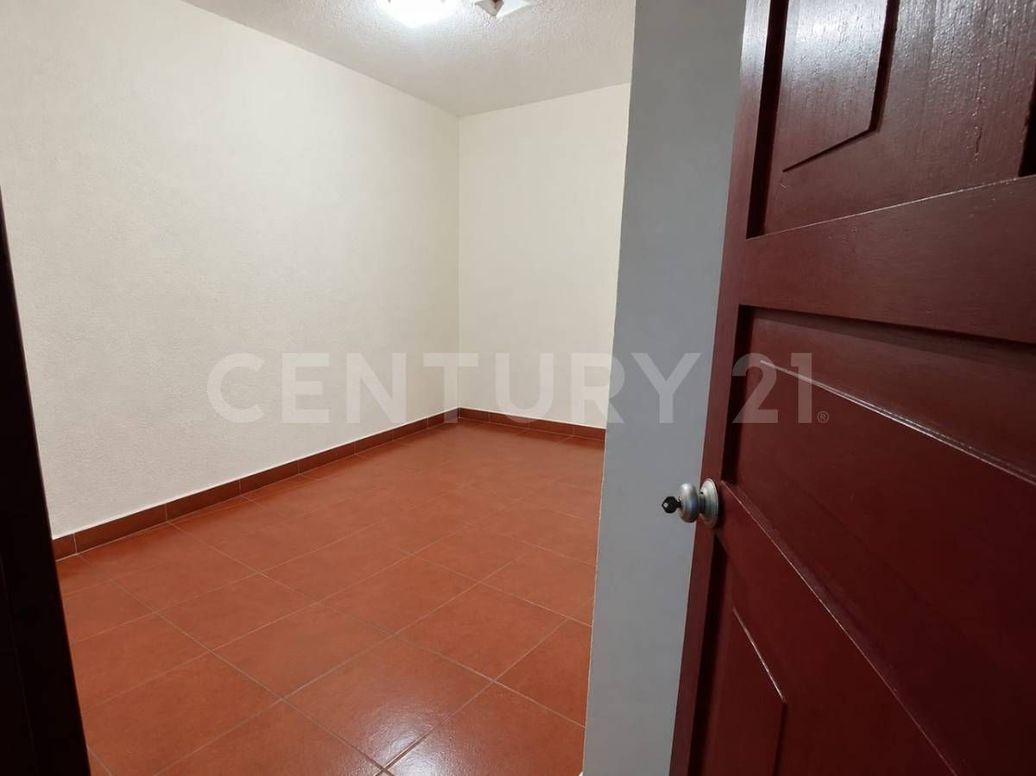 Casa de 7 alcobas en venta en Catalina, Bogotá, 216 m² · foto 6 de 17