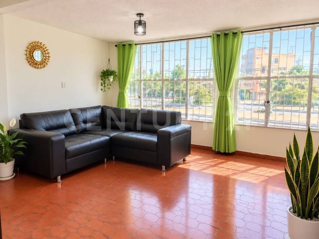 Casa de 7 alcobas en venta en Catalina, Bogotá, 216 m² · foto 3 de 17