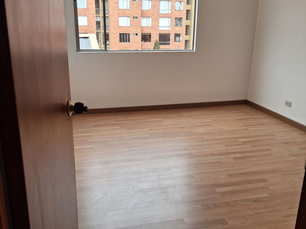 Apartamento de 3 alcobas en venta en Ciudad Salitre Occidental, Bogotá, 77 m² · foto 7 de 20