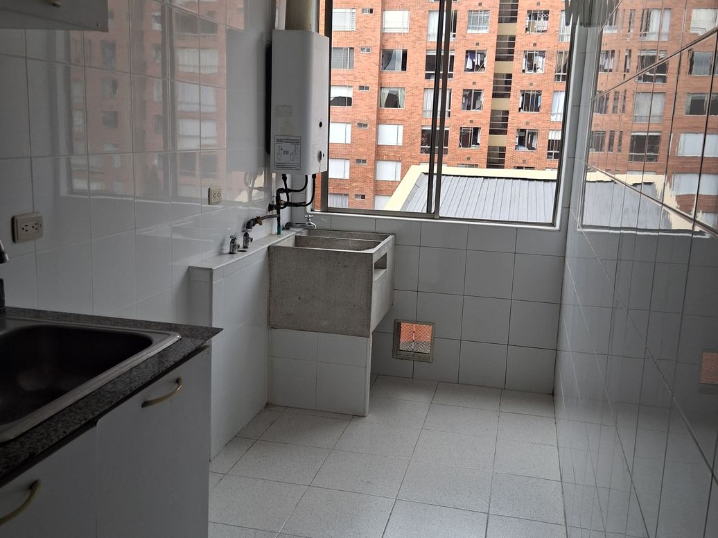 Apartamento de 3 alcobas en venta en Ciudad Salitre Occidental, Bogotá, 77 m² · foto 17 de 20