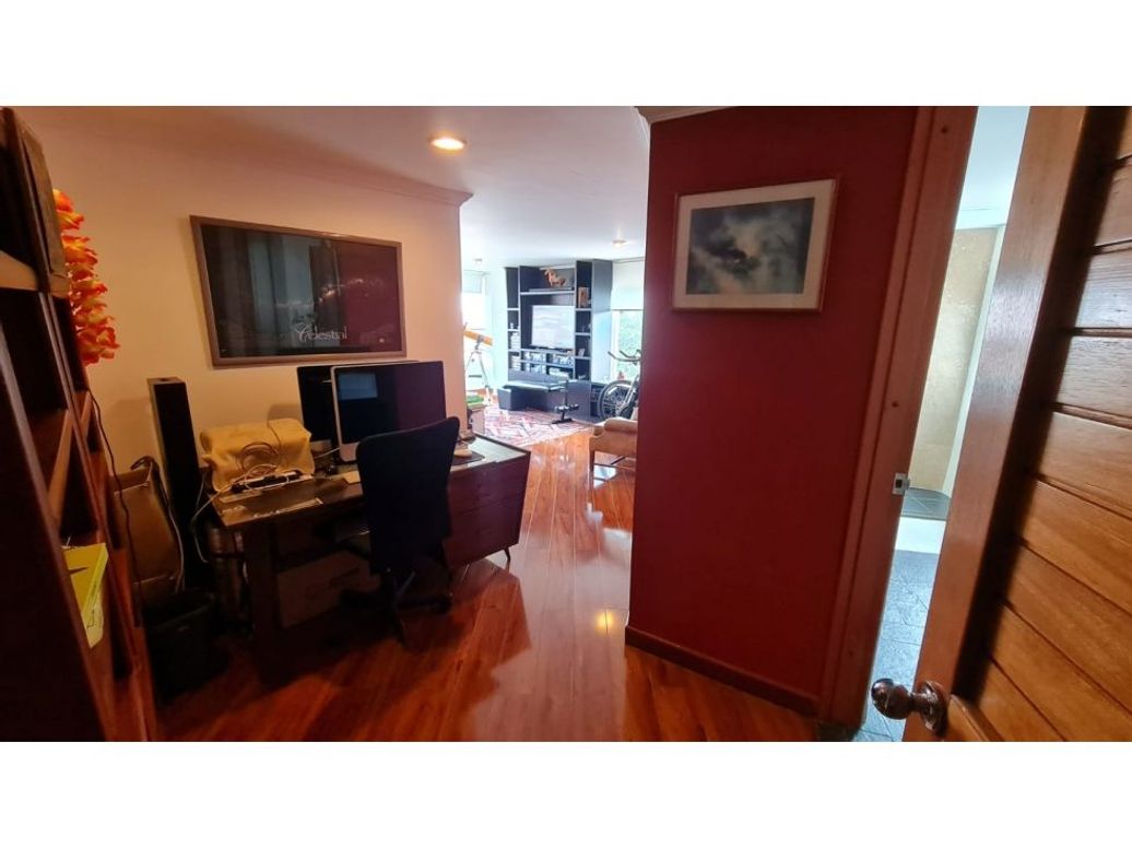 Apartamento de 3 alcobas en venta en San Patricio, Bogotá, 240 m² · foto 10 de 20