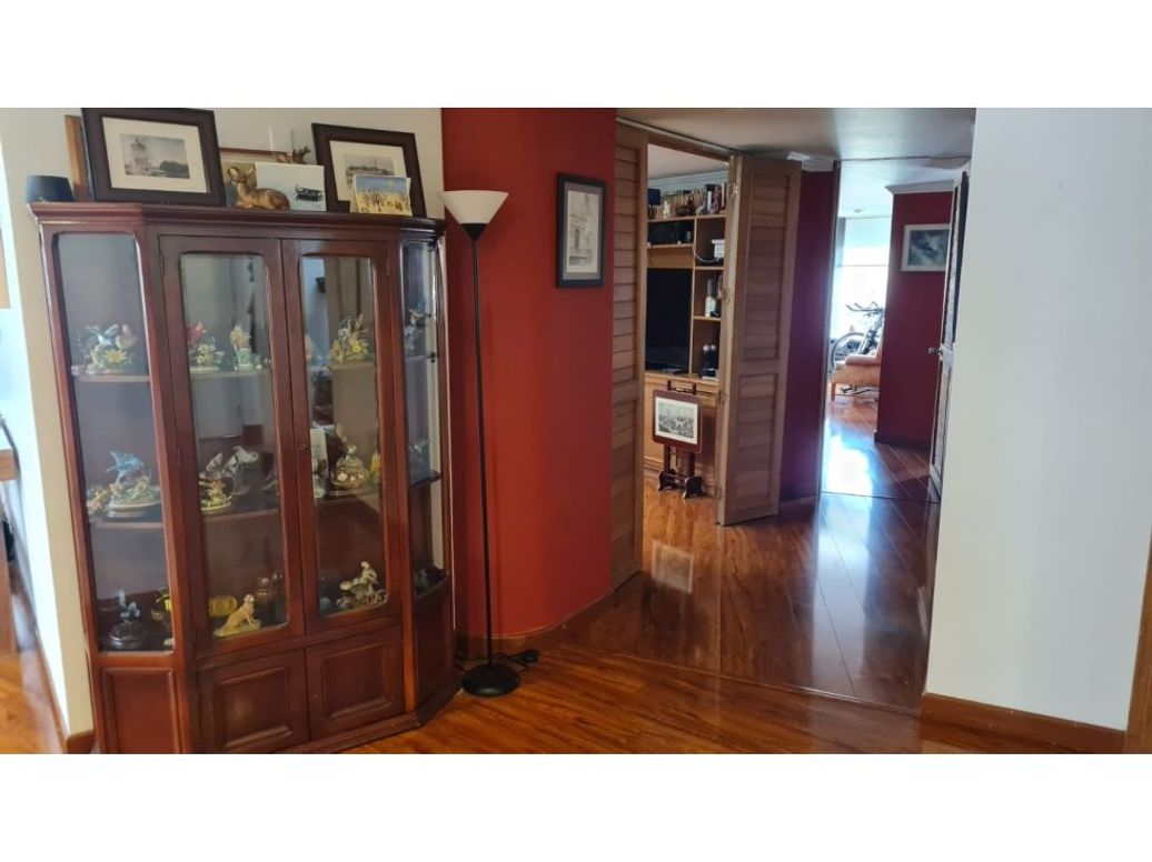 Apartamento de 3 alcobas en venta en San Patricio, Bogotá, 240 m² · foto 9 de 20